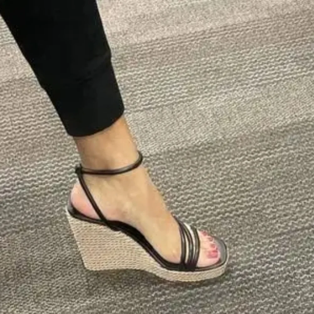 Women's Marc Fisher Mfzeki Black and Tan Wedge Sandals